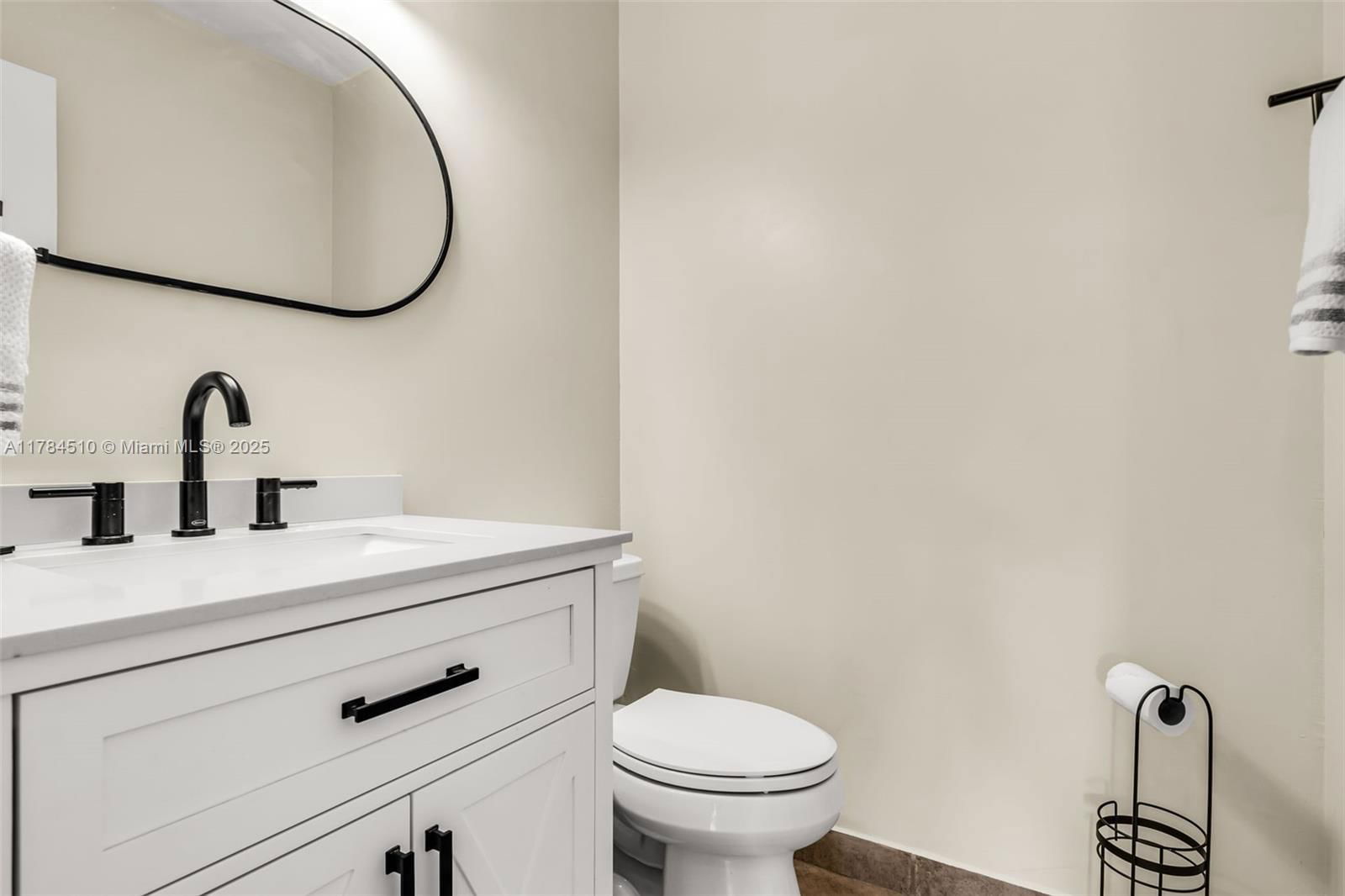 Real estate property located at 10450 154th Ct Unit 4, Miami-dade, Palm Point Sec 2, Miami, FL