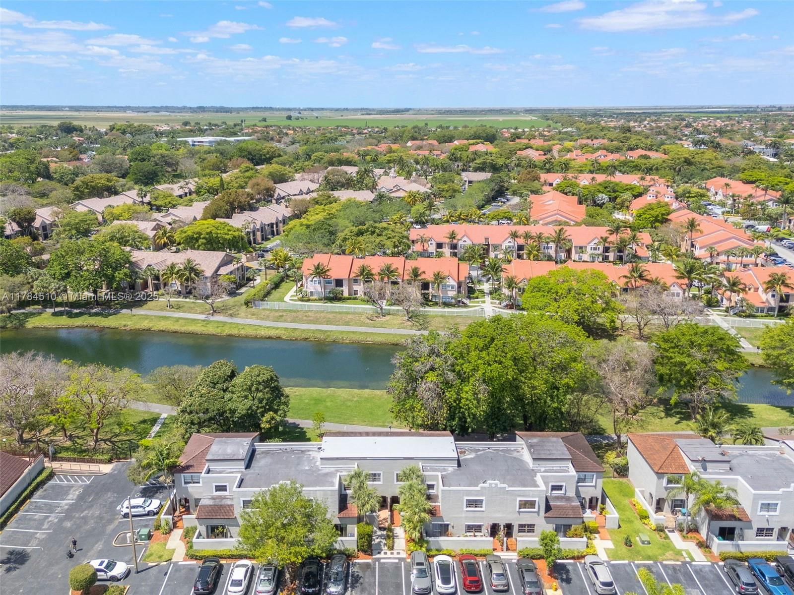 Real estate property located at 10450 154th Ct Unit 4, Miami-dade, Palm Point Sec 2, Miami, FL
