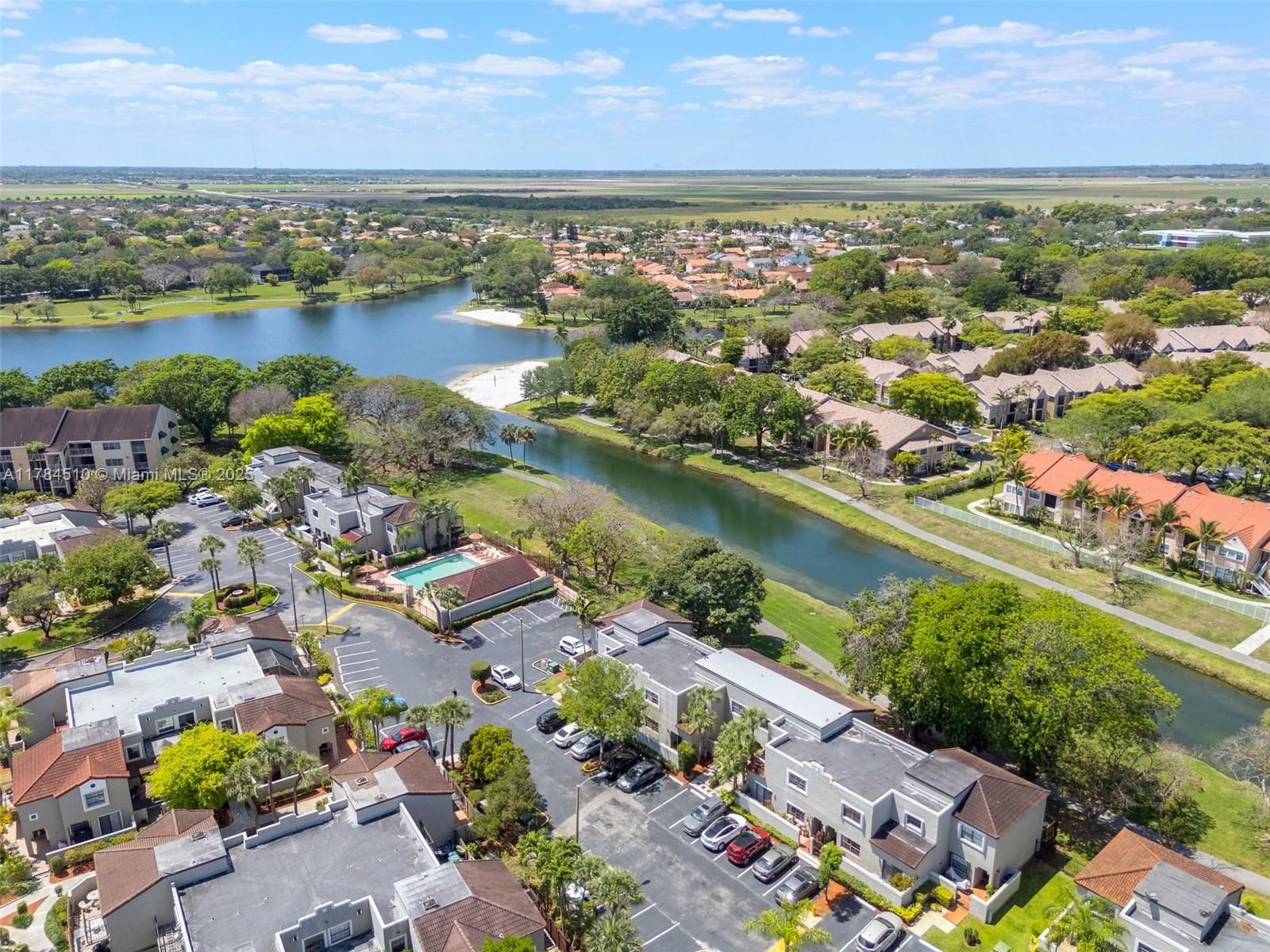 Real estate property located at 10450 154th Ct Unit 4, Miami-dade, Palm Point Sec 2, Miami, FL