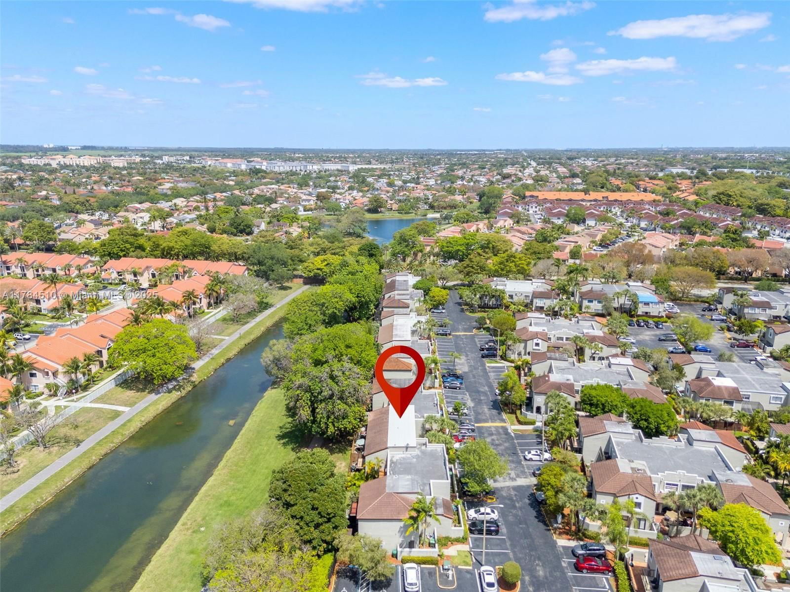 Real estate property located at 10450 154th Ct Unit 4, Miami-dade, Palm Point Sec 2, Miami, FL