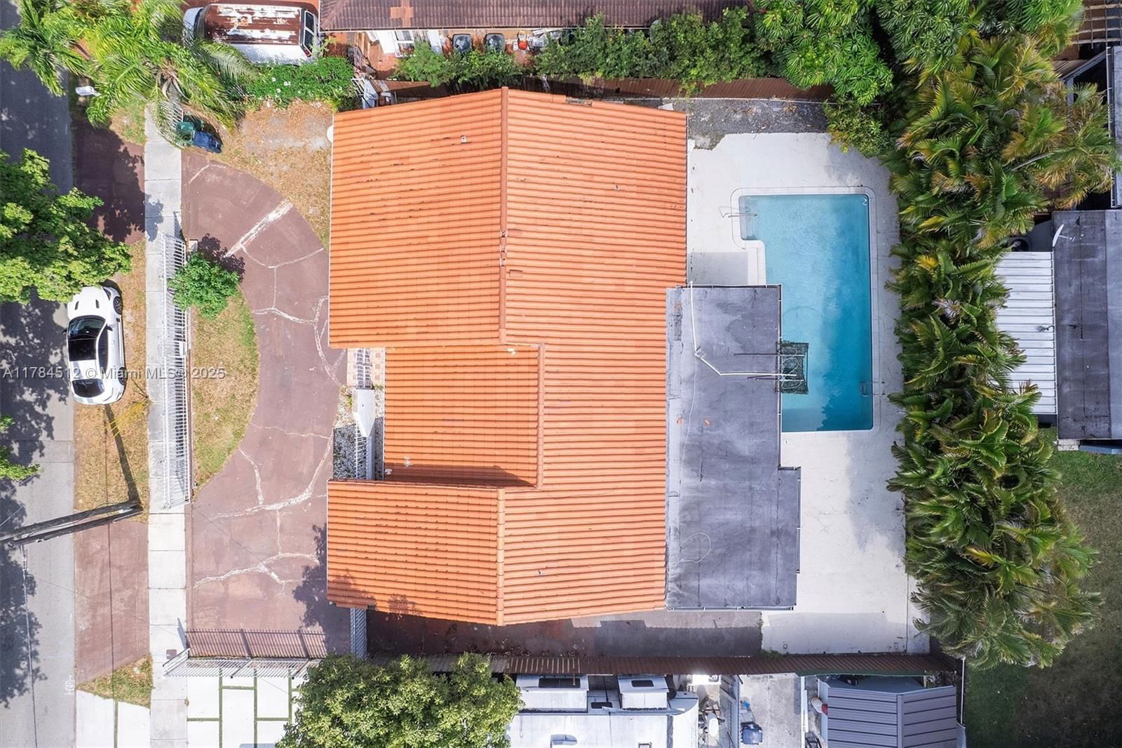 Real estate property located at 10760 38th St, Miami-dade, Chateaubleu Villas Sub, Miami, FL