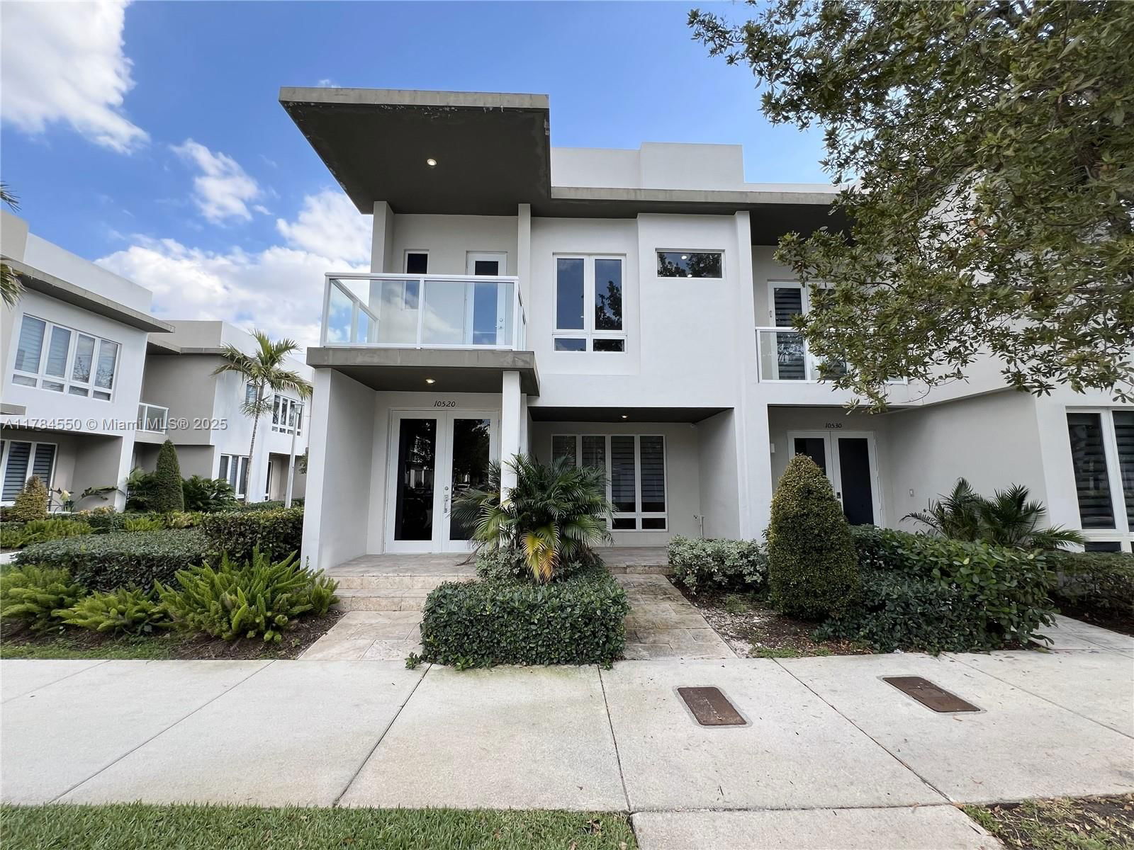 Real estate property located at 10520 63rd Ter, Miami-dade, Landmark At Doral, Doral, FL