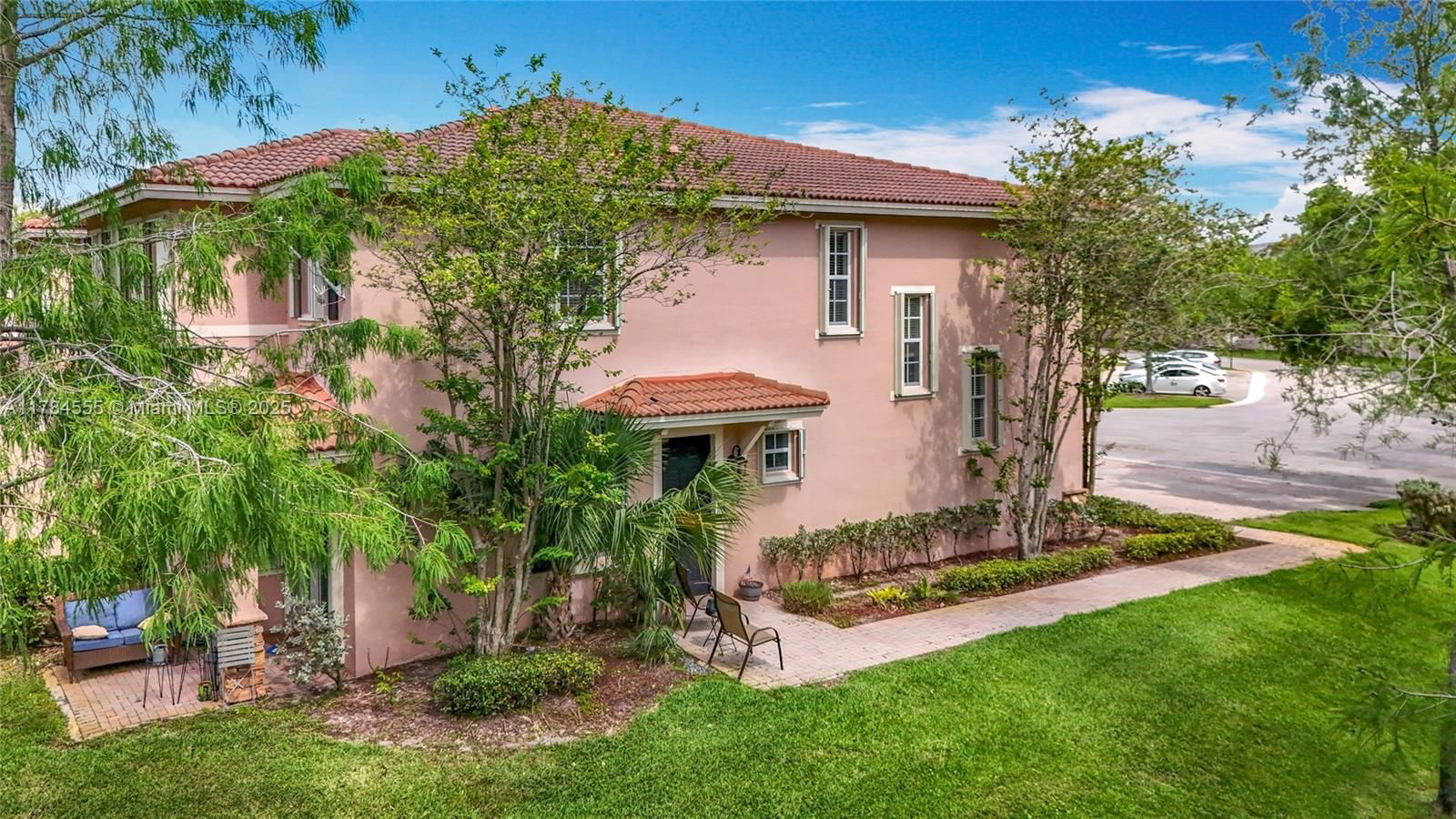 Real estate property located at 294 Las Brisas Cir, Broward, Las Brisas At Sunrise, Sunrise, FL