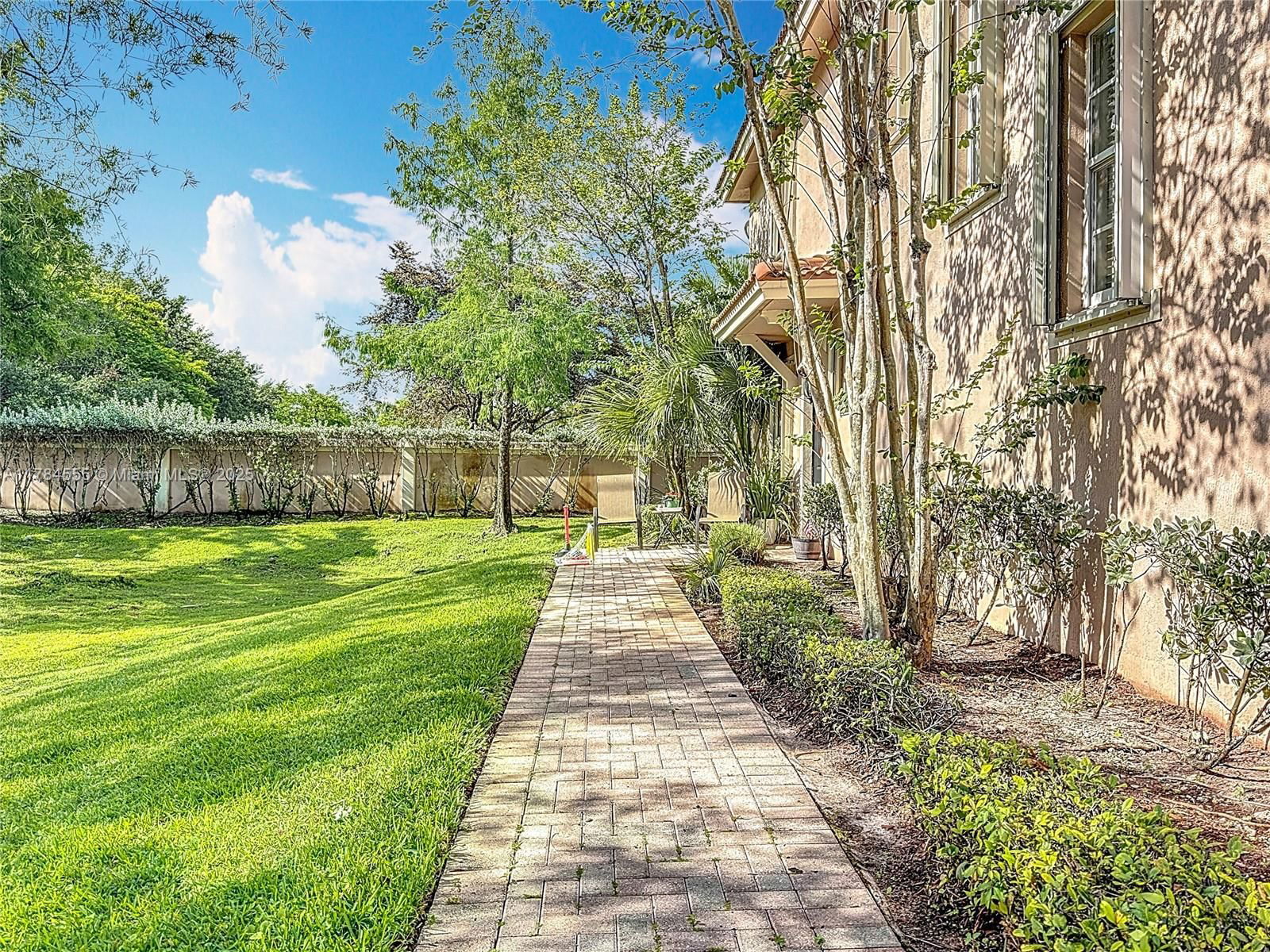 Real estate property located at 294 Las Brisas Cir, Broward, Las Brisas At Sunrise, Sunrise, FL