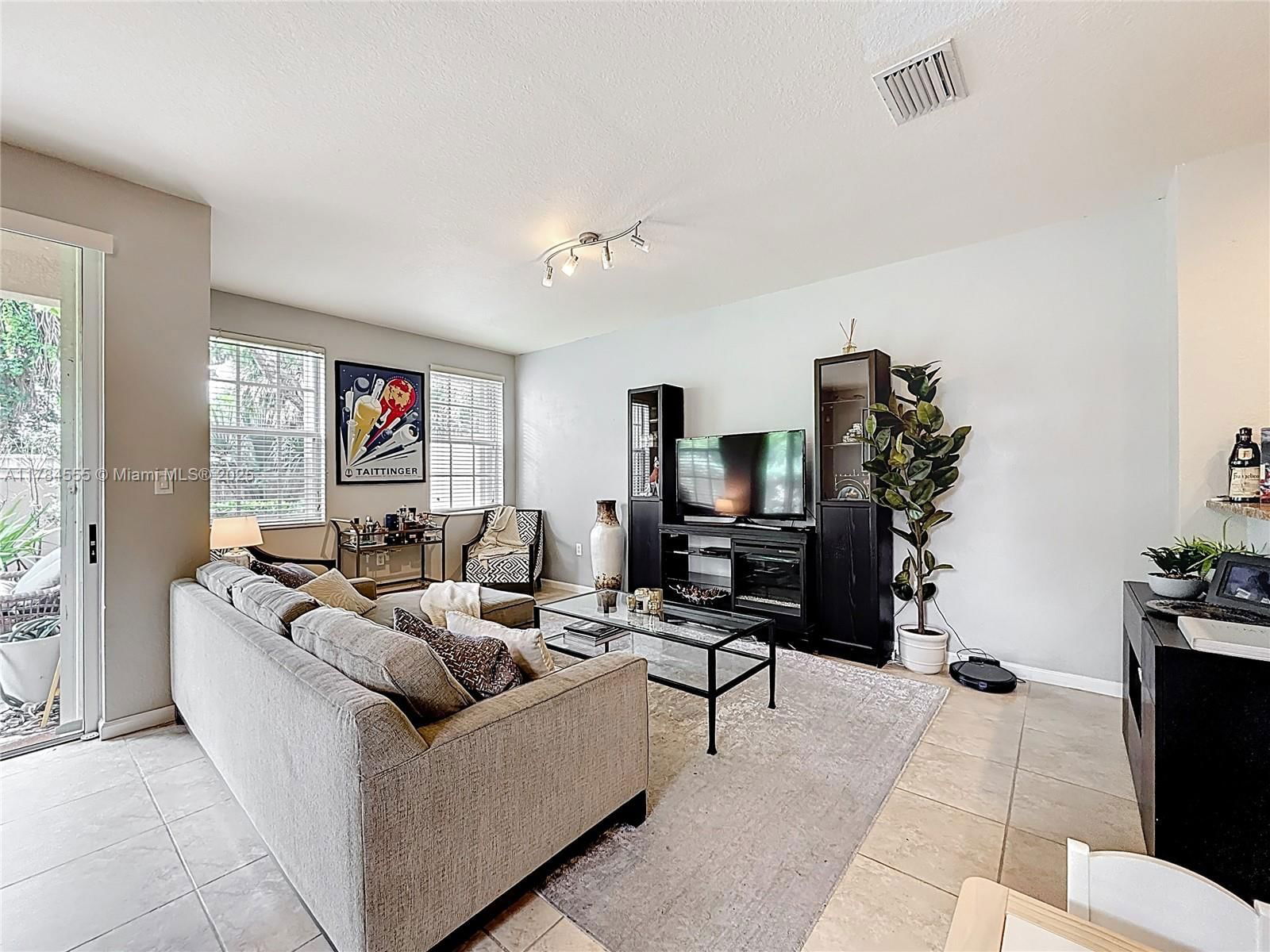 Real estate property located at 294 Las Brisas Cir, Broward, Las Brisas At Sunrise, Sunrise, FL