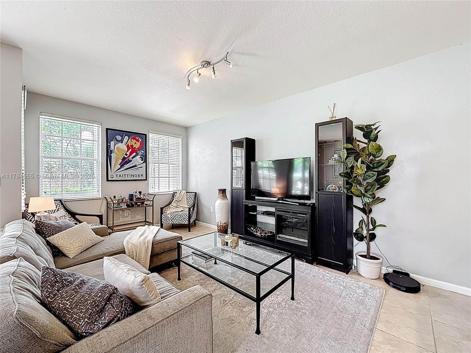 Real estate property located at 294 Las Brisas Cir, Broward, Las Brisas At Sunrise, Sunrise, FL