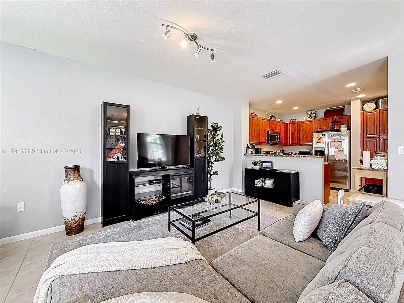 Real estate property located at 294 Las Brisas Cir, Broward, Las Brisas At Sunrise, Sunrise, FL