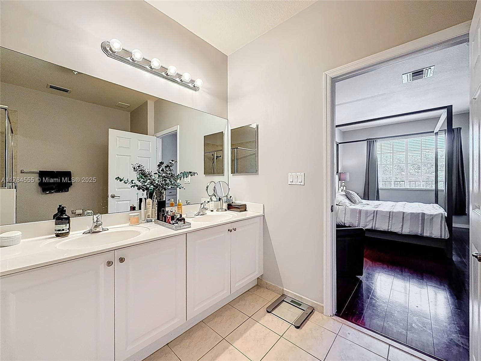 Real estate property located at 294 Las Brisas Cir, Broward, Las Brisas At Sunrise, Sunrise, FL