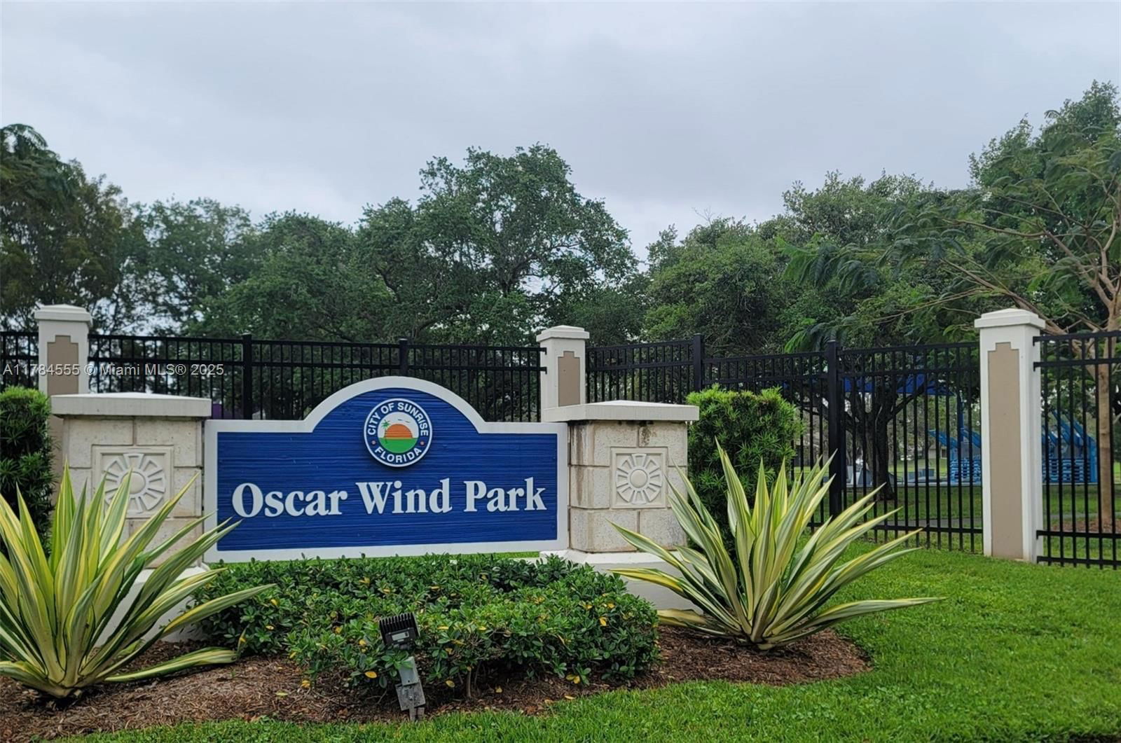 Real estate property located at 294 Las Brisas Cir, Broward, Las Brisas At Sunrise, Sunrise, FL