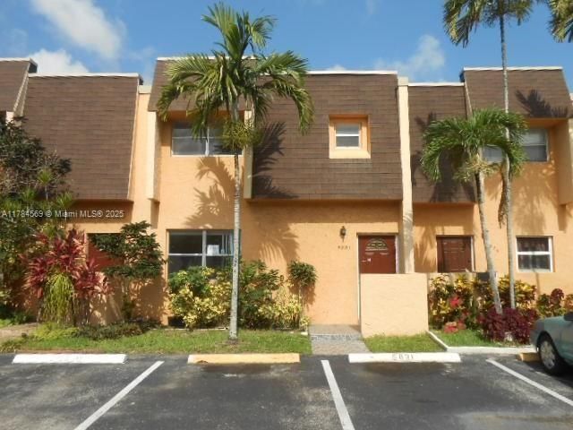 Real estate property located at 5831 Blueberry Ct #80, Broward, Blueberry Hill Ii Condo, Lauderhill, FL