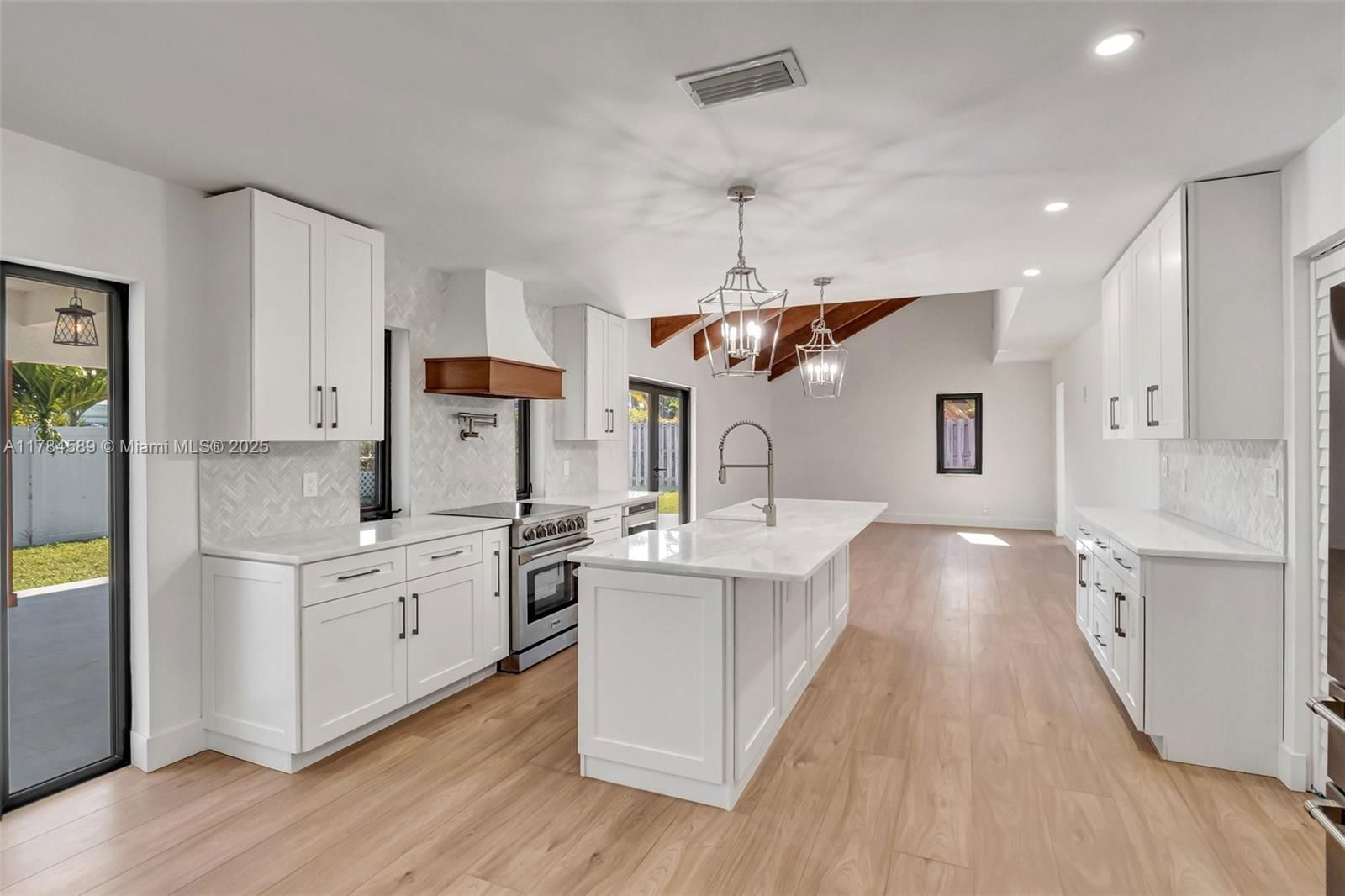 Real estate property located at 1508 13th St, Broward, Cove 5th Sec, Deerfield Beach, FL