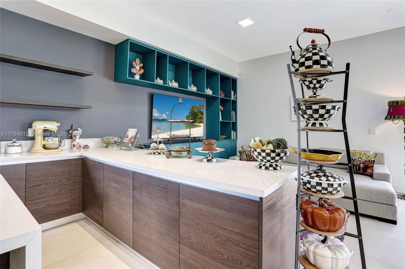 Real estate property located at 16709 Botaniko Dr, Broward, Weston Estates, Weston, FL
