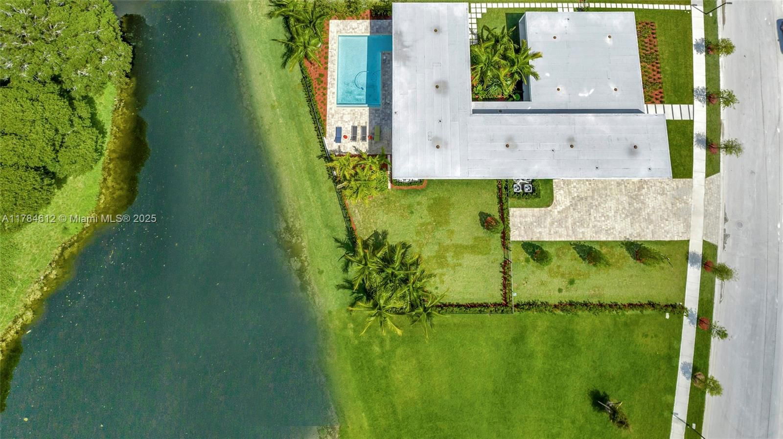 Real estate property located at 16709 Botaniko Dr, Broward, Weston Estates, Weston, FL