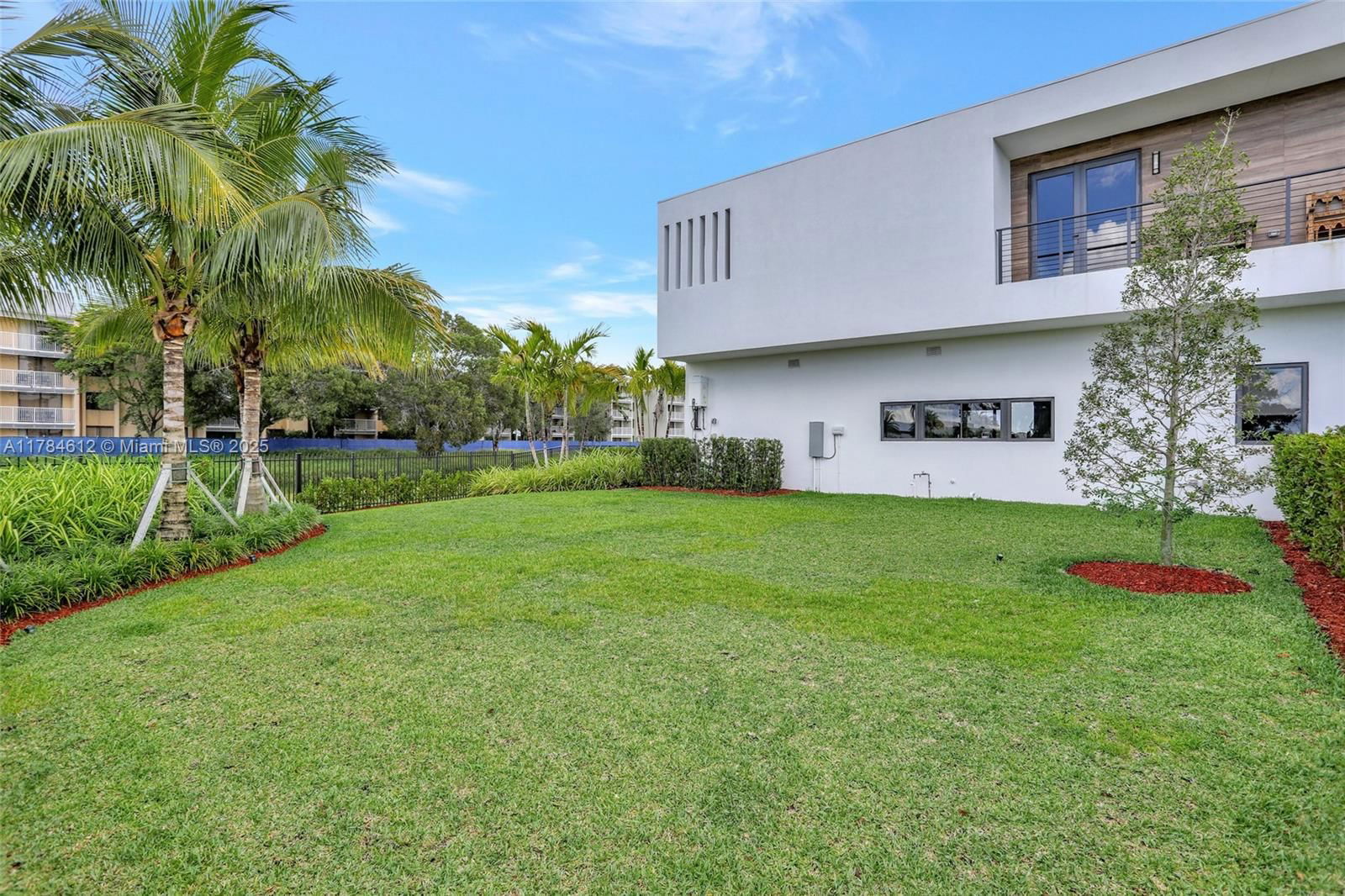 Real estate property located at 16709 Botaniko Dr, Broward, Weston Estates, Weston, FL