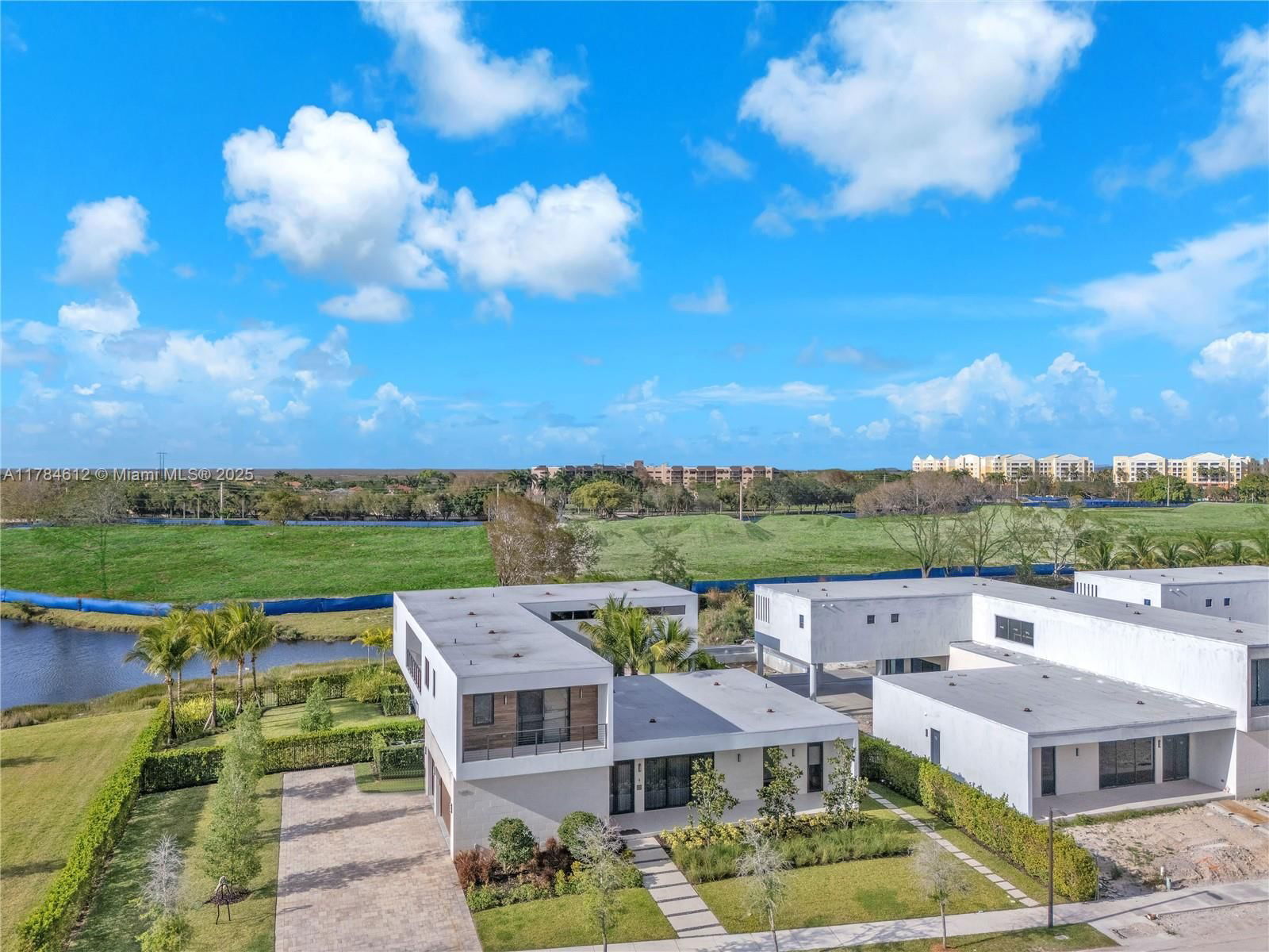 Real estate property located at 16709 Botaniko Dr, Broward, Weston Estates, Weston, FL