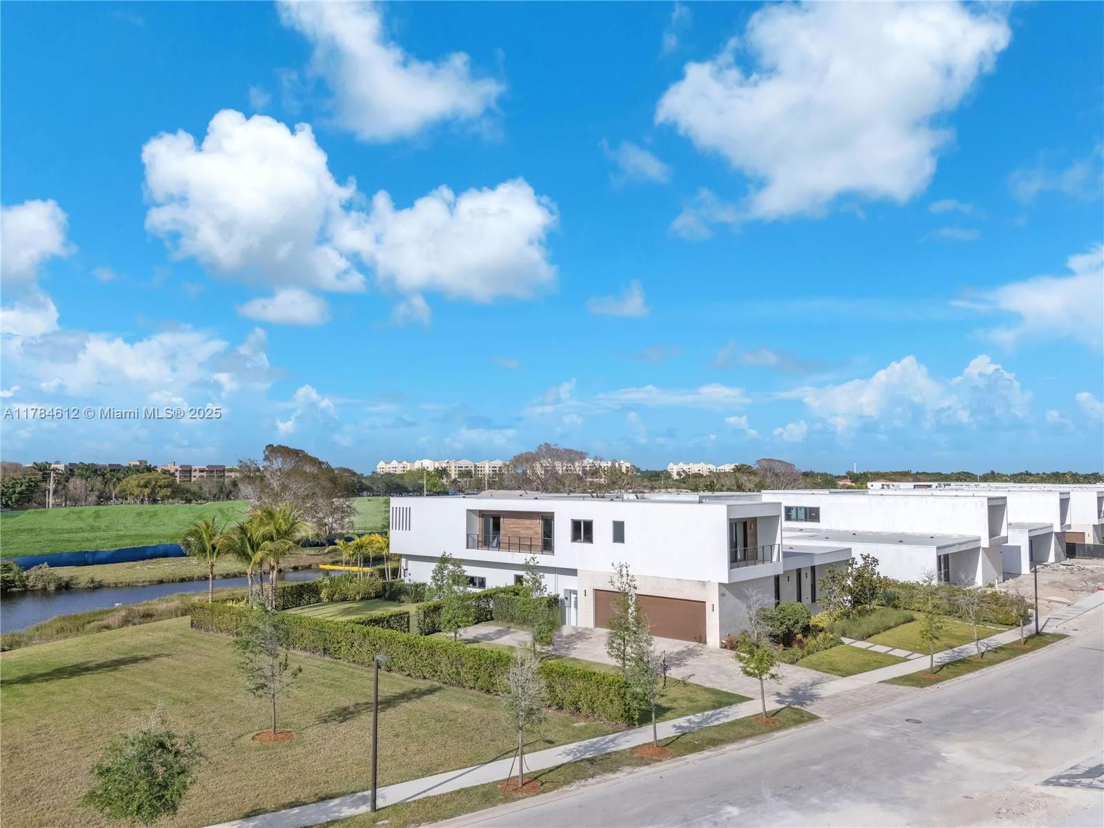 Real estate property located at 16709 Botaniko Dr, Broward, Weston Estates, Weston, FL