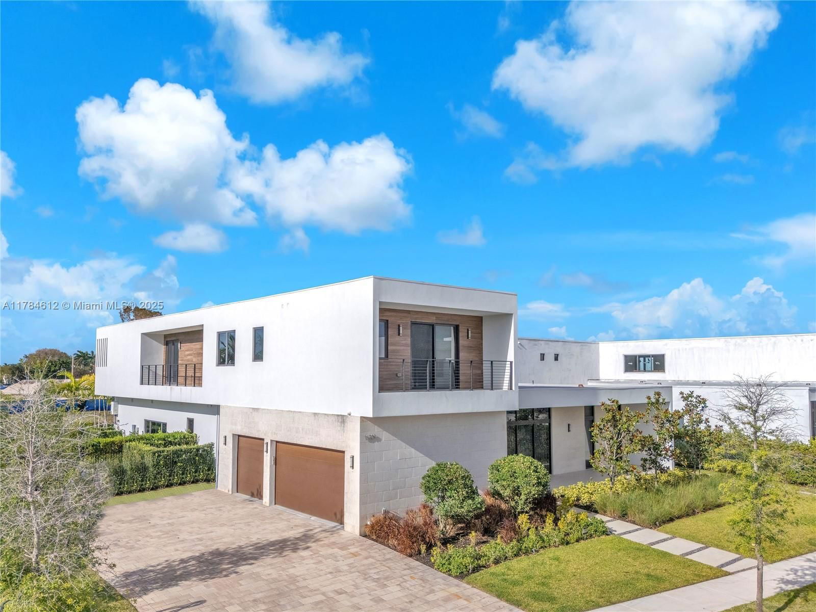 Real estate property located at 16709 Botaniko Dr, Broward, Weston Estates, Weston, FL