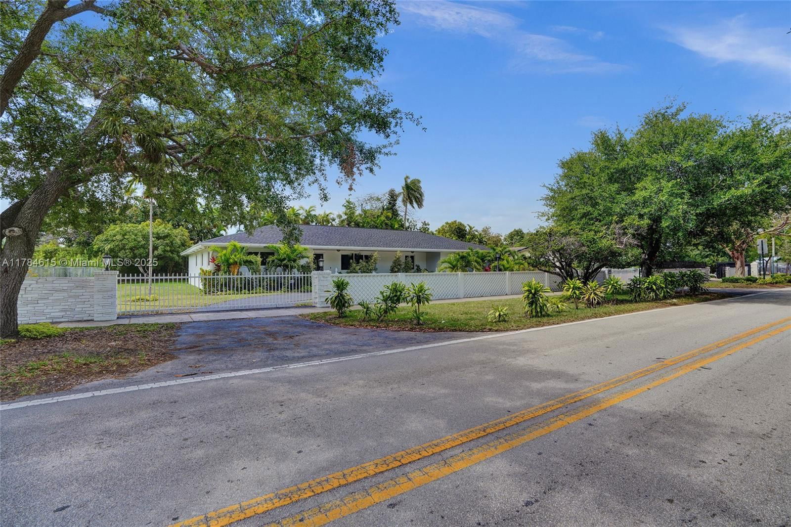 Real estate property located at 7360 120th St, Miami-dade, Hallmark Hgts Ests 7th Ad, Pinecrest, FL