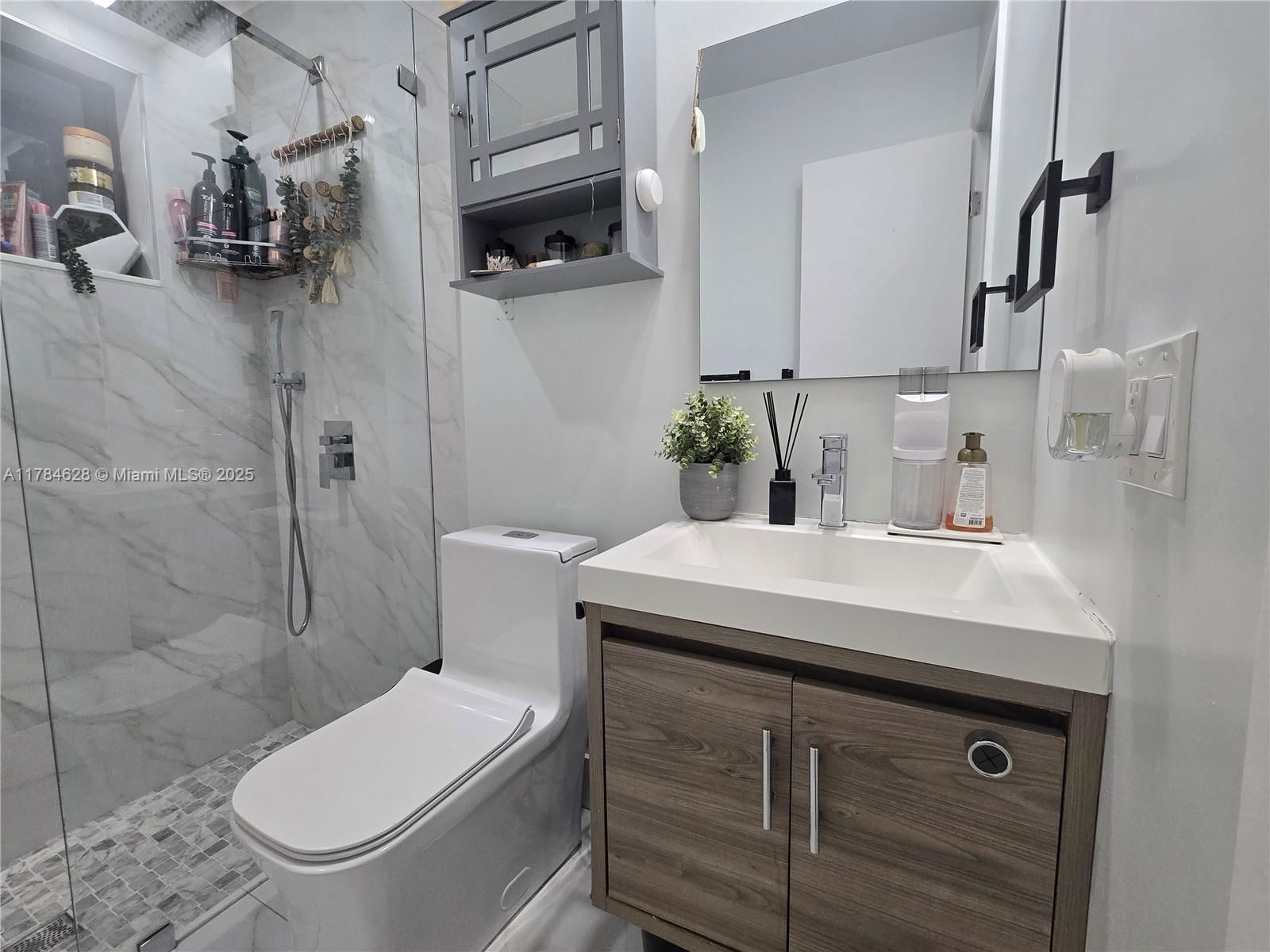 Real estate property located at 7418 32nd Ct, Miami-dade, Christys 5th Addn, Hialeah, FL