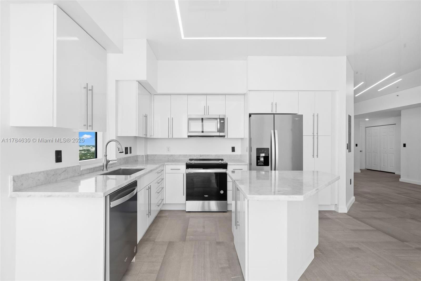 Real estate property located at 1745 Hallandale Beach Blvd PH05W, Broward, Duo Condominium West, Hallandale Beach, FL