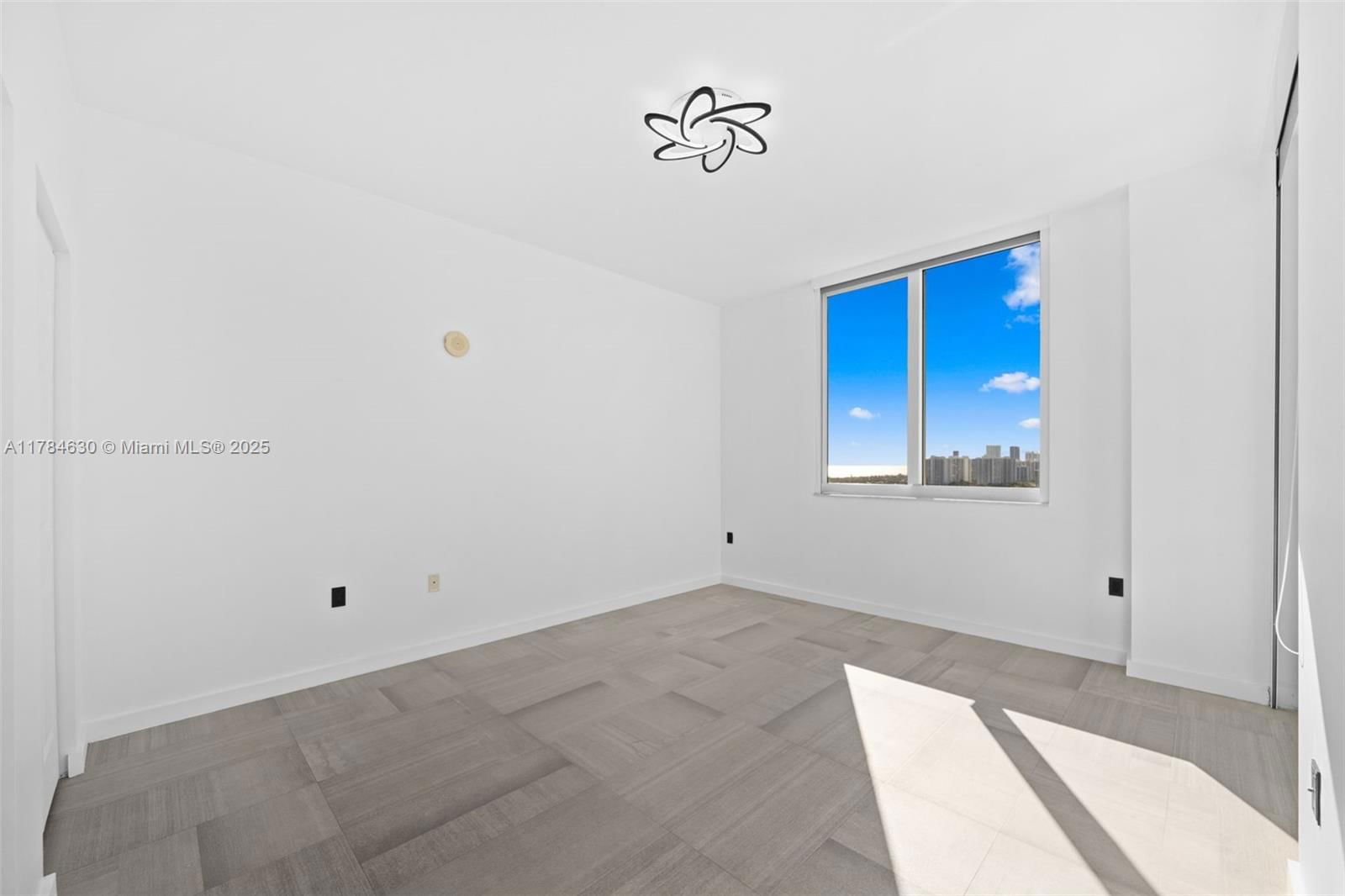 Real estate property located at 1745 Hallandale Beach Blvd PH05W, Broward, Duo Condominium West, Hallandale Beach, FL