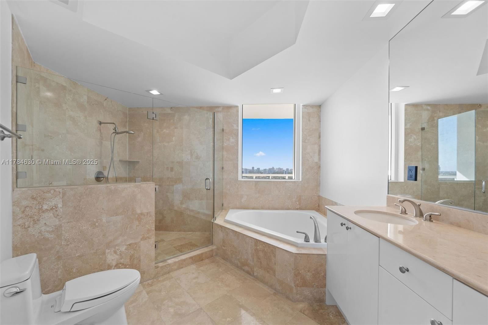 Real estate property located at 1745 Hallandale Beach Blvd PH05W, Broward, Duo Condominium West, Hallandale Beach, FL