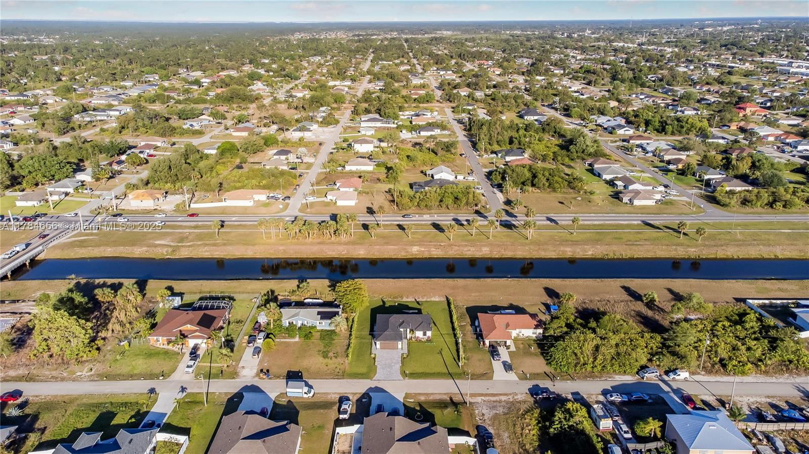Real estate property located at 912 RITA AVE N, Lee, Lehigh Acres, Lehigh Acres, FL