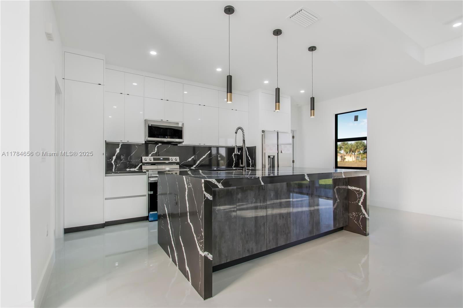 Real estate property located at 912 RITA AVE N, Lee, Lehigh Acres, Lehigh Acres, FL