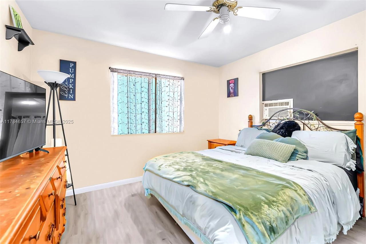 Real estate property located at 9000 21st St, Broward, University Heights, Pembroke Pines, FL