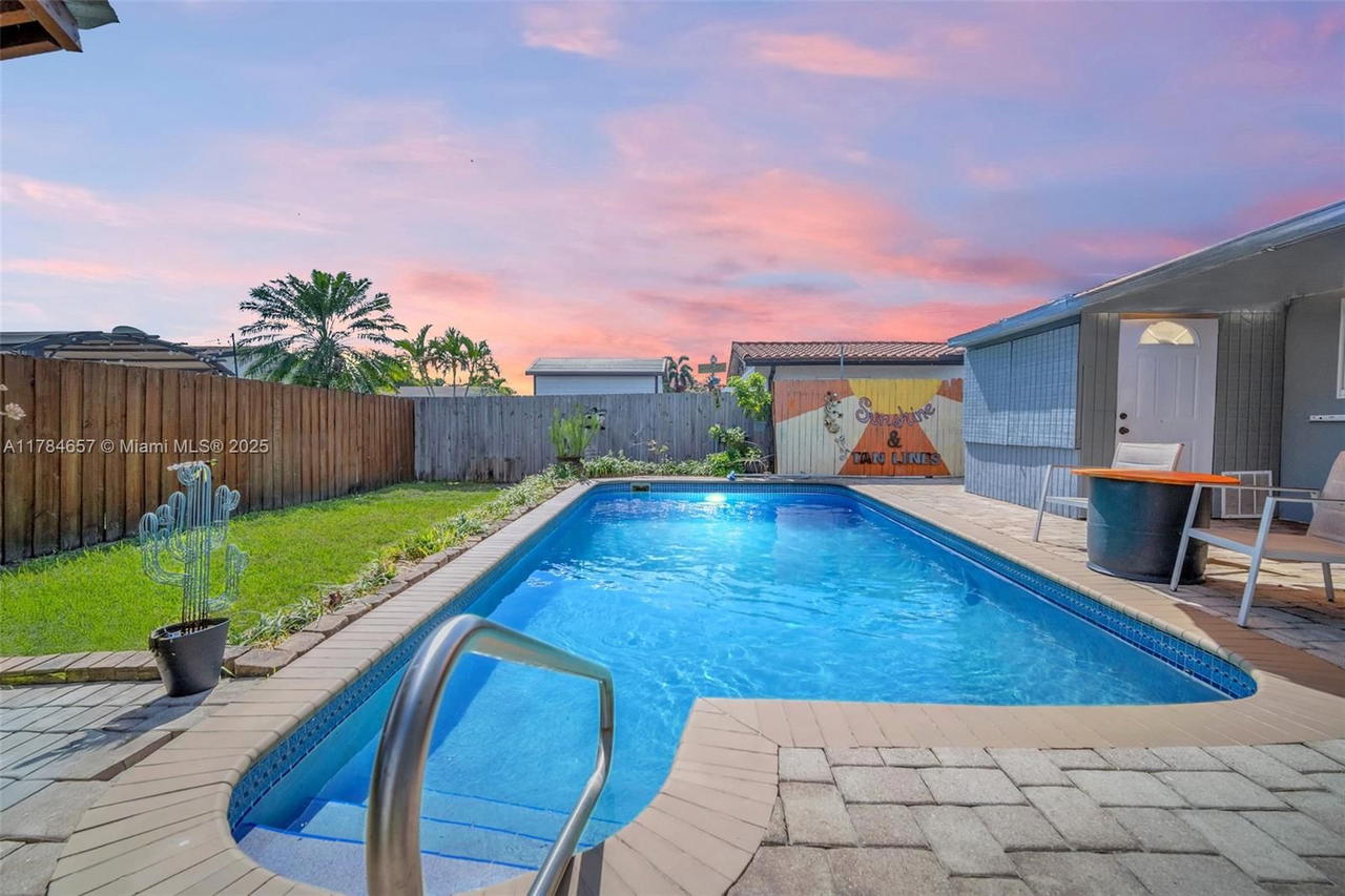 Real estate property located at 9000 21st St, Broward, University Heights, Pembroke Pines, FL