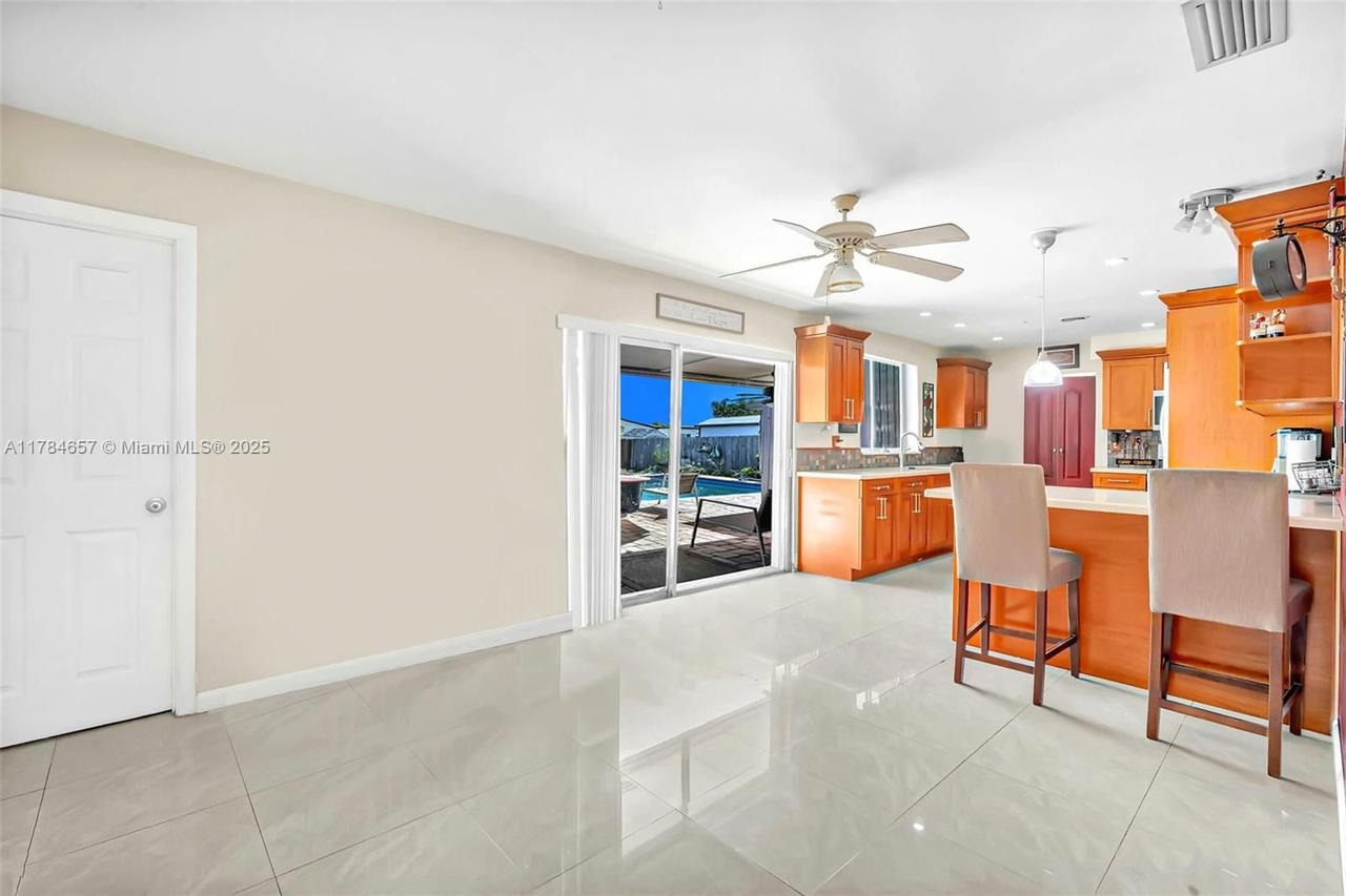 Real estate property located at 9000 21st St, Broward, University Heights, Pembroke Pines, FL