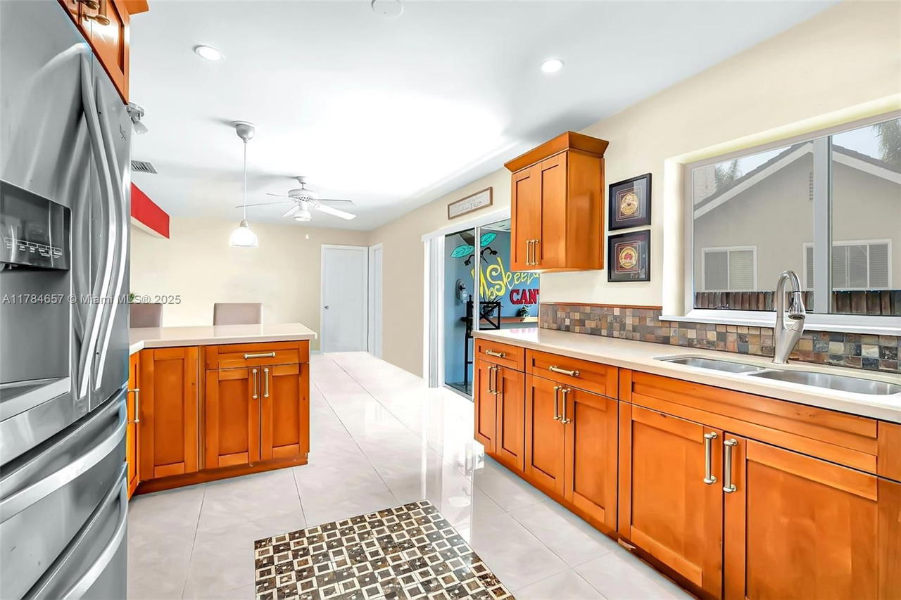 Real estate property located at 9000 21st St, Broward, University Heights, Pembroke Pines, FL