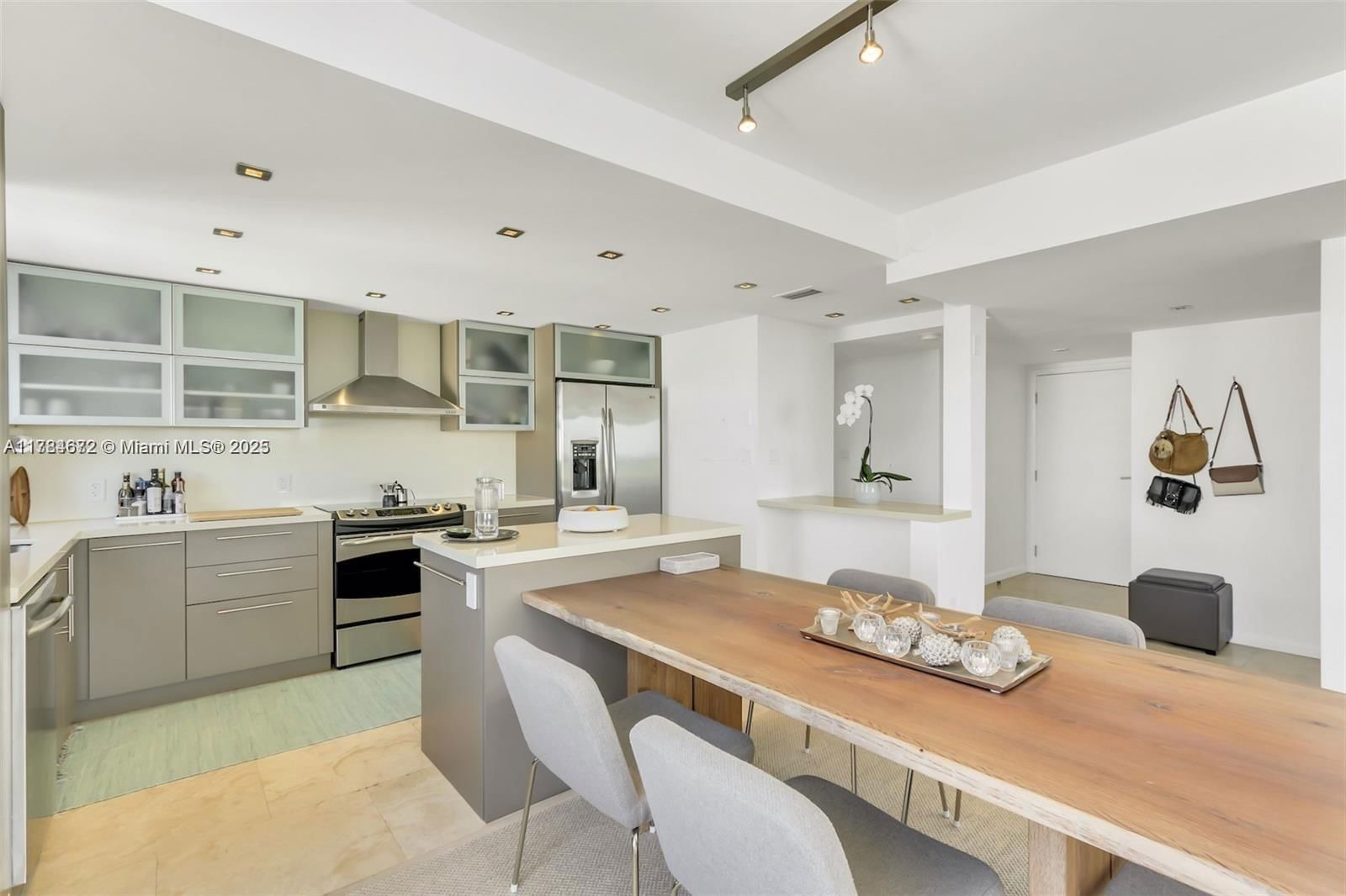 Real estate property located at 9250 Bay Harbor Dr #5C, Miami-dade, Colony Bay Harbor Apts Co, Bay Harbor Islands, FL