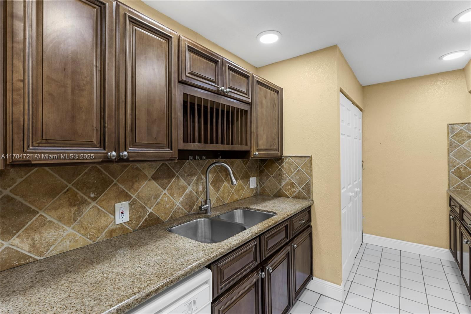 Real estate property located at 2071 46th Ave I103, Broward, Newport At Lauderhill Con, Lauderhill, FL
