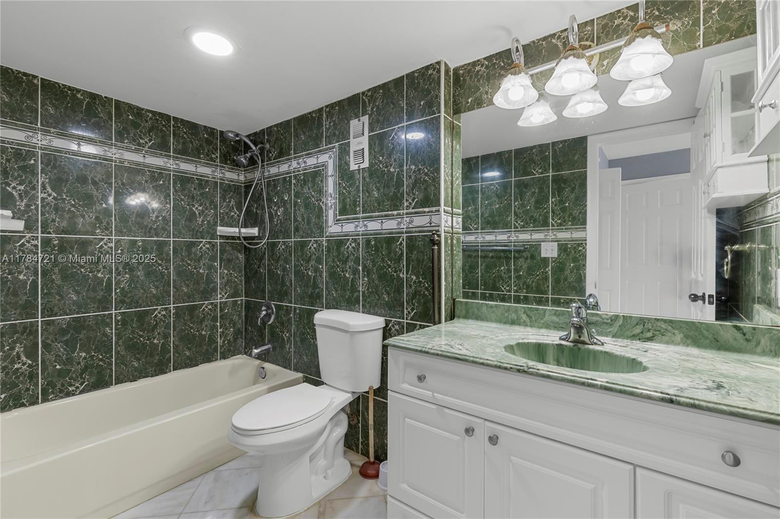 Real estate property located at 2071 46th Ave I103, Broward, Newport At Lauderhill Con, Lauderhill, FL