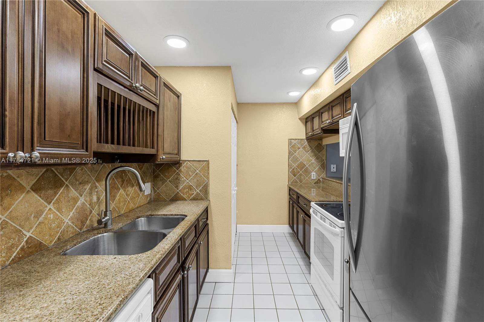Real estate property located at 2071 46th Ave I103, Broward, Newport At Lauderhill Con, Lauderhill, FL