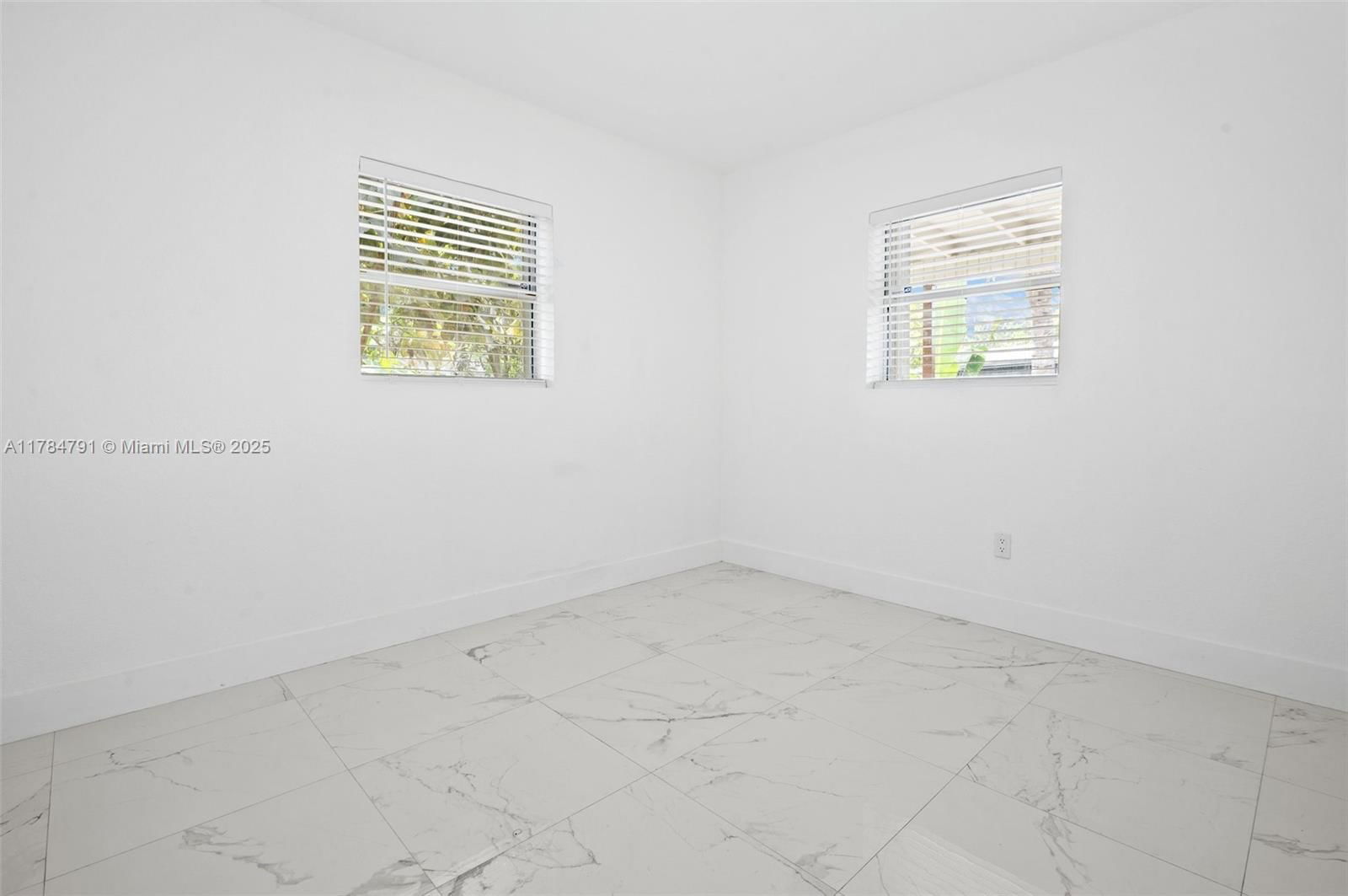 Real estate property located at 31600 187th Ave, Miami-dade, Replat Of Portion Of Flor, Homestead, FL