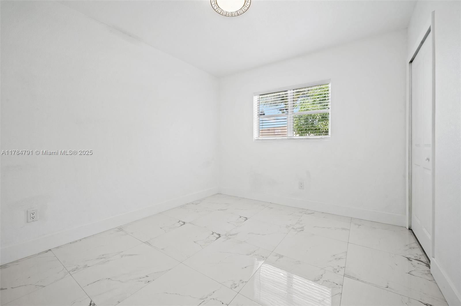 Real estate property located at 31600 187th Ave, Miami-dade, Replat Of Portion Of Flor, Homestead, FL