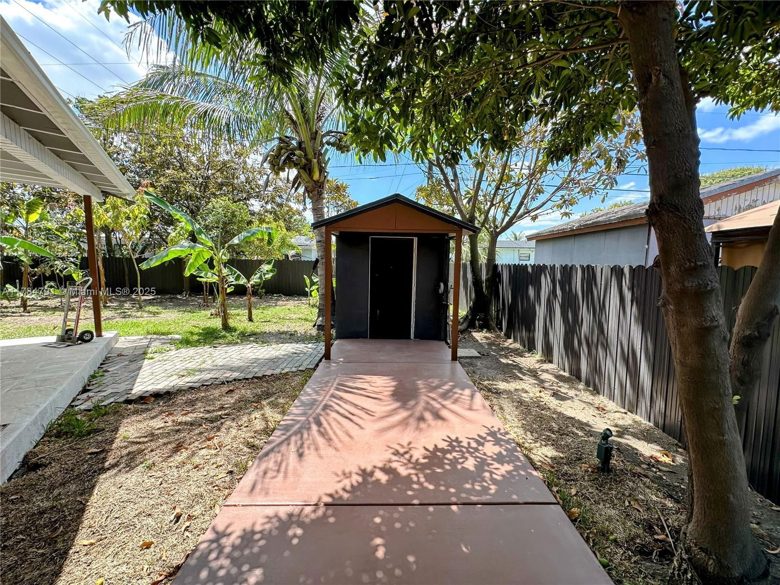 Real estate property located at 31600 187th Ave, Miami-dade, Replat Of Portion Of Flor, Homestead, FL