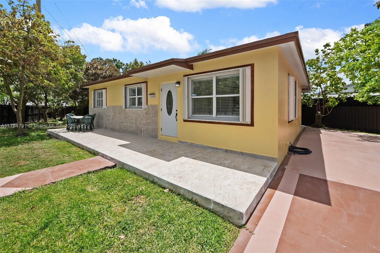 Real estate property located at 31600 187th Ave, Miami-dade, Replat Of Portion Of Flor, Homestead, FL