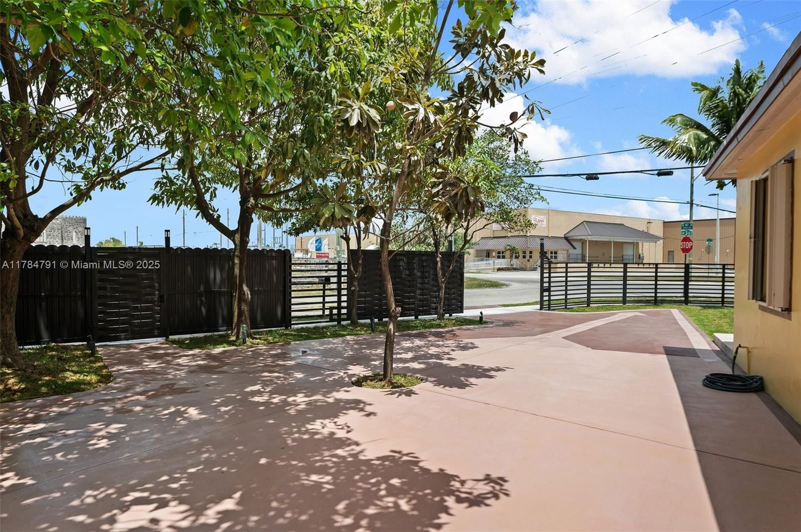 Real estate property located at 31600 187th Ave, Miami-dade, Replat Of Portion Of Flor, Homestead, FL