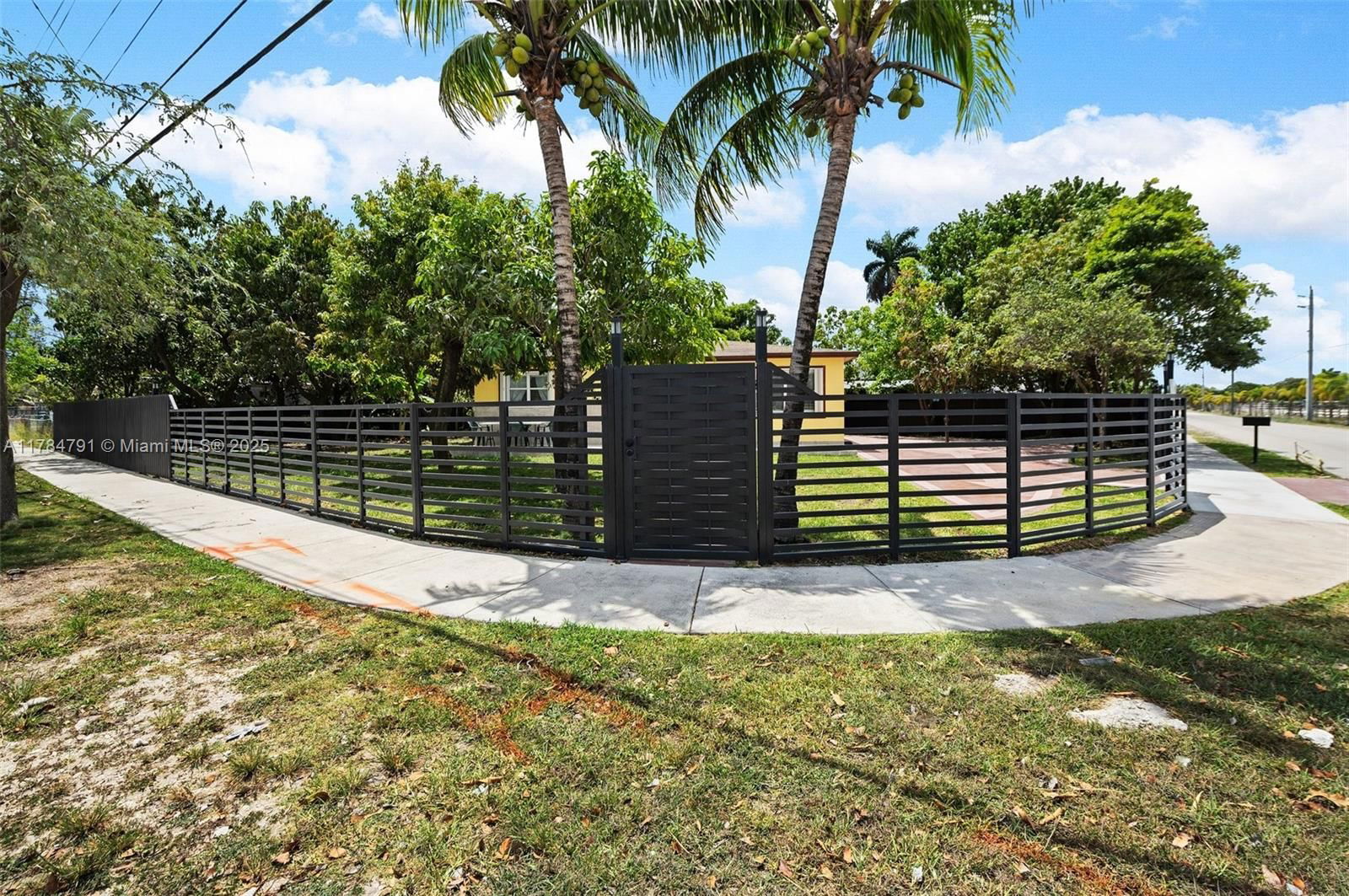 Real estate property located at 31600 187th Ave, Miami-dade, Replat Of Portion Of Flor, Homestead, FL