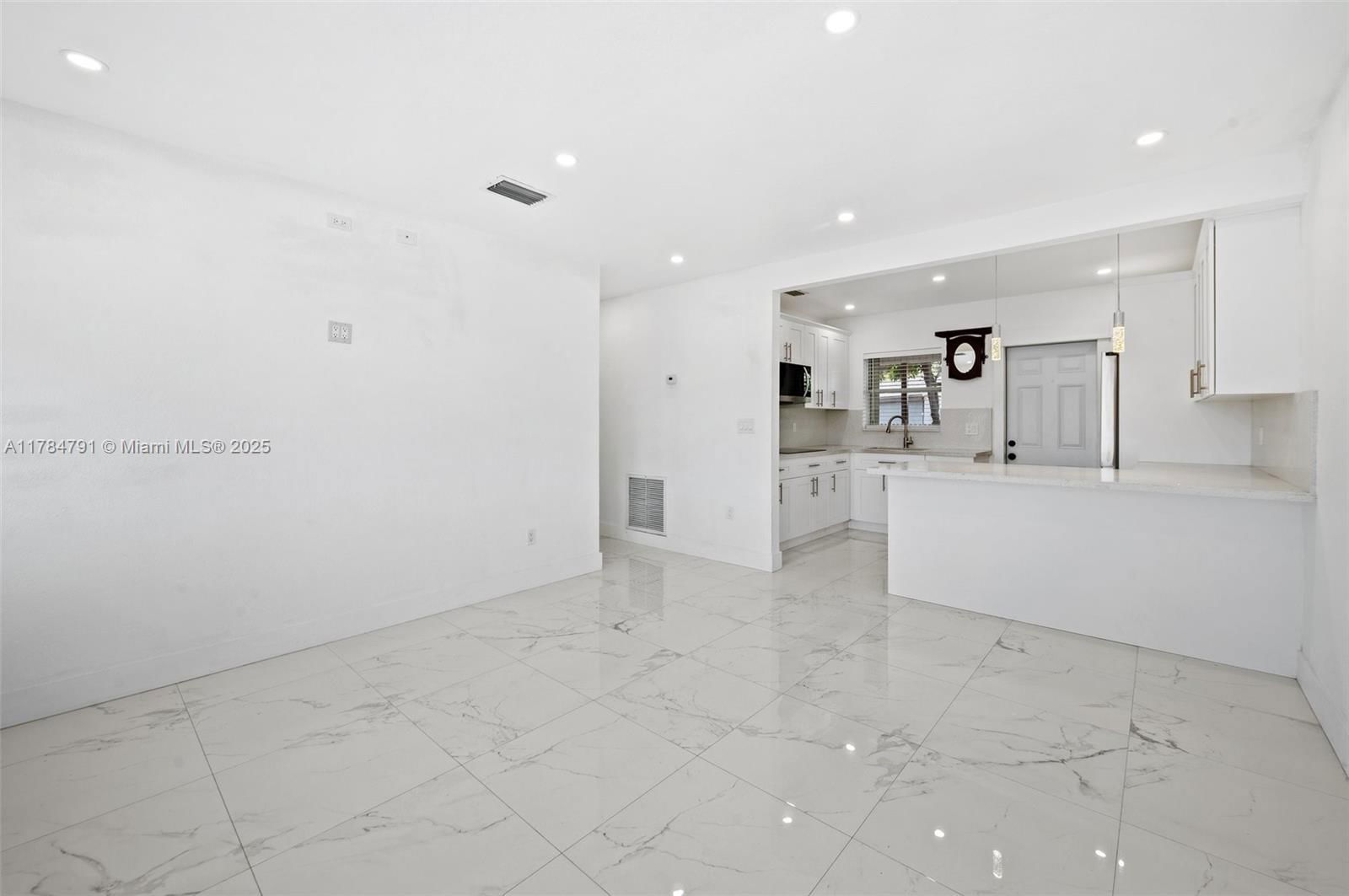 Real estate property located at 31600 187th Ave, Miami-dade, Replat Of Portion Of Flor, Homestead, FL