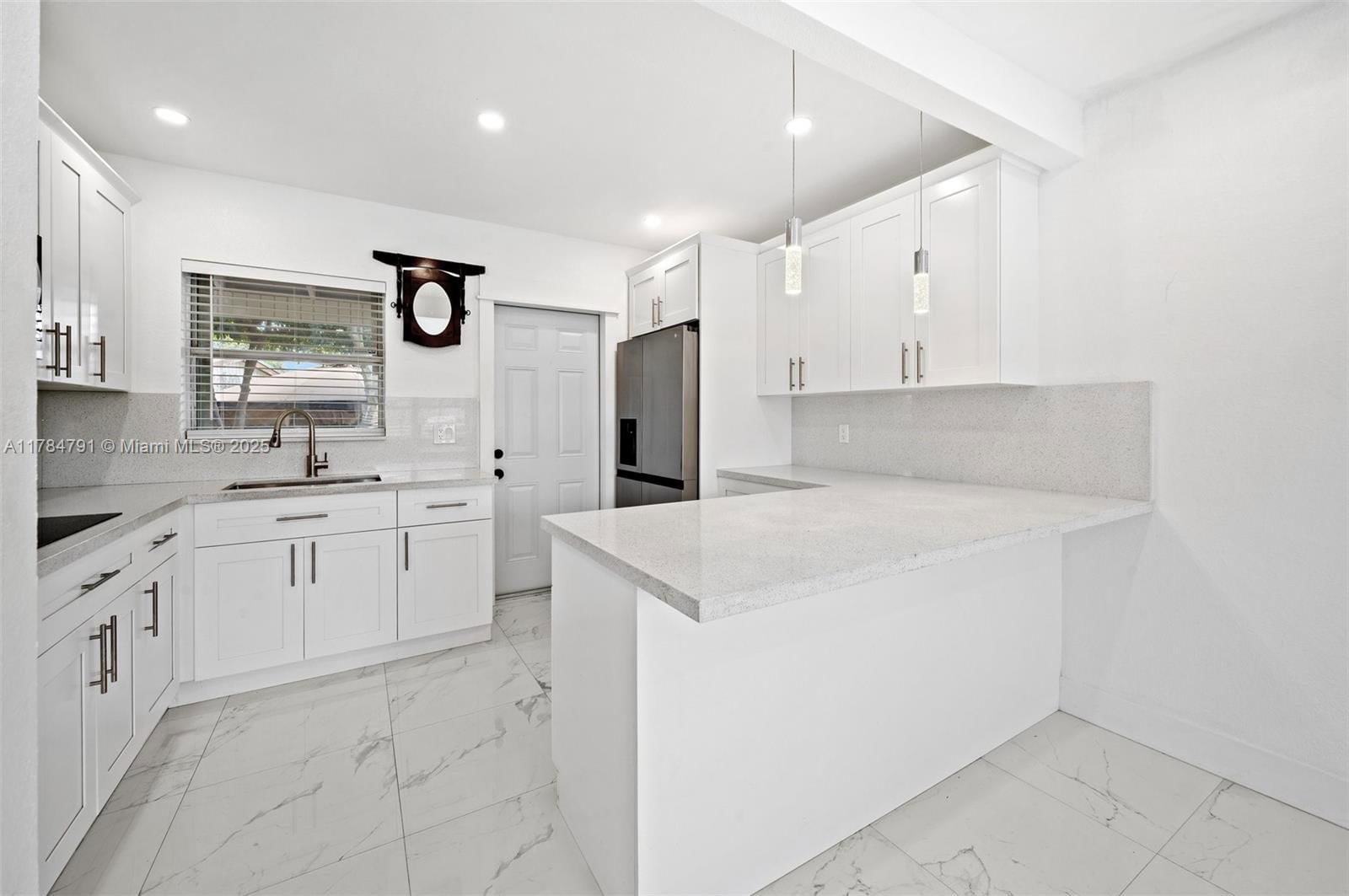Real estate property located at 31600 187th Ave, Miami-dade, Replat Of Portion Of Flor, Homestead, FL