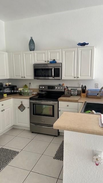Real estate property located at 9418 227th Ter, Miami-dade, Lakes By The Bay Day, Cutler Bay, FL