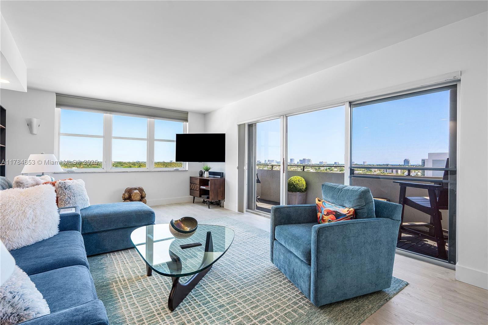 Real estate property located at 1625 10th Ave #1002, Broward, Runaway Bay Condo, Fort Lauderdale, FL