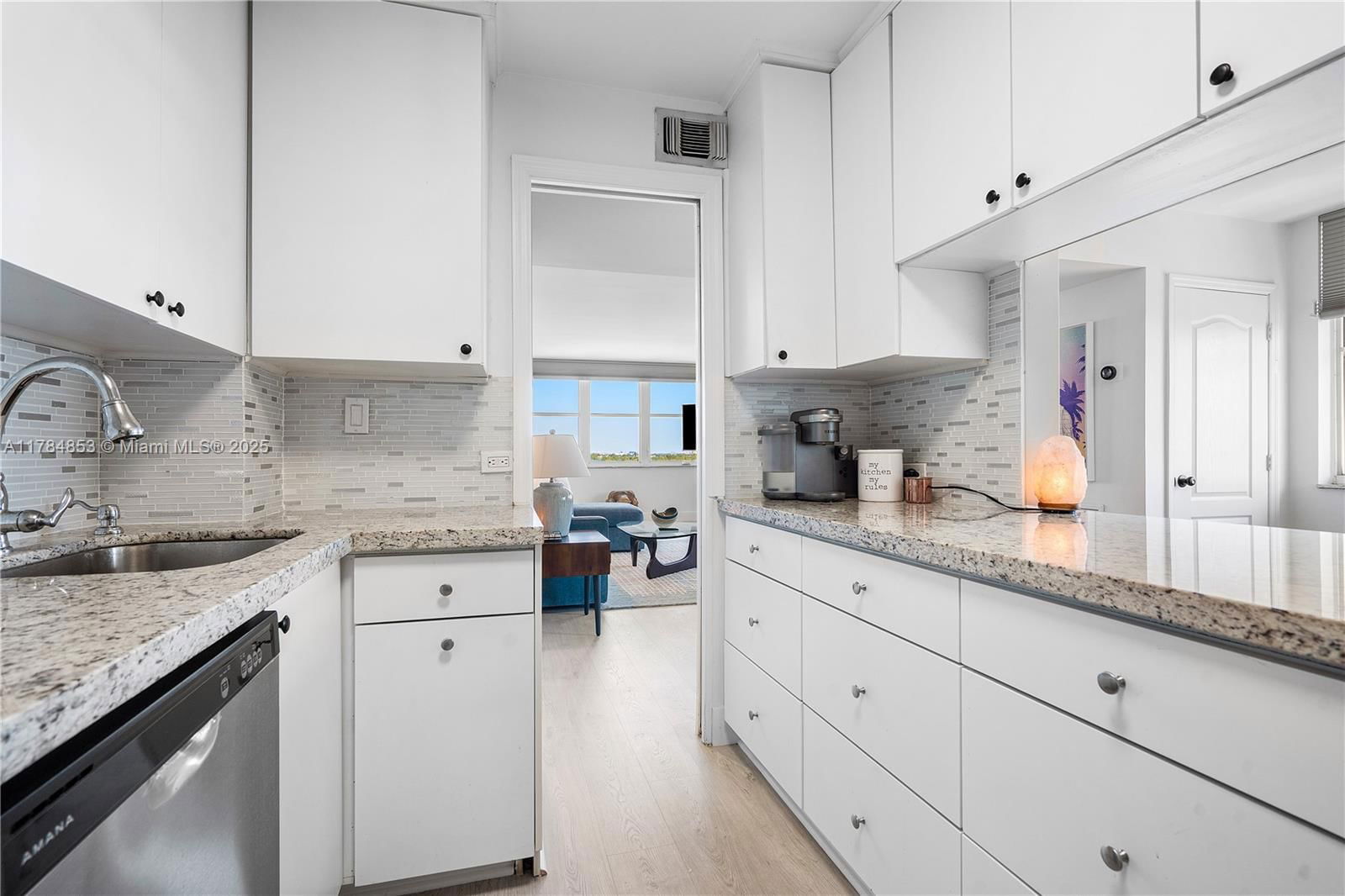 Real estate property located at 1625 10th Ave #1002, Broward, Runaway Bay Condo, Fort Lauderdale, FL