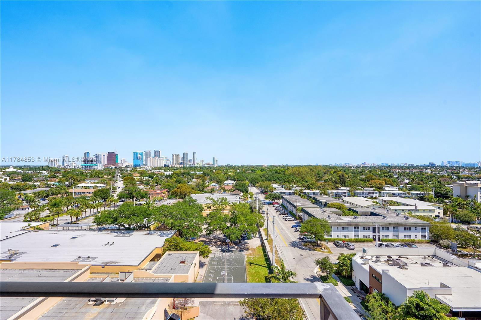 Real estate property located at 1625 10th Ave #1002, Broward, Runaway Bay Condo, Fort Lauderdale, FL