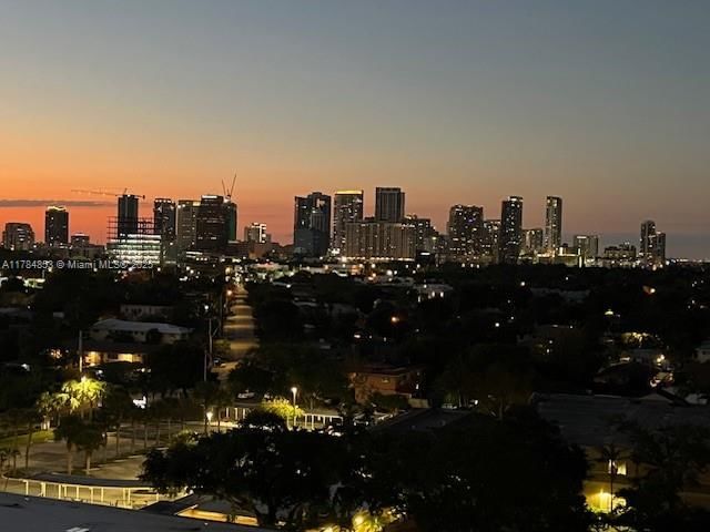 Real estate property located at 1625 10th Ave #1002, Broward, Runaway Bay Condo, Fort Lauderdale, FL