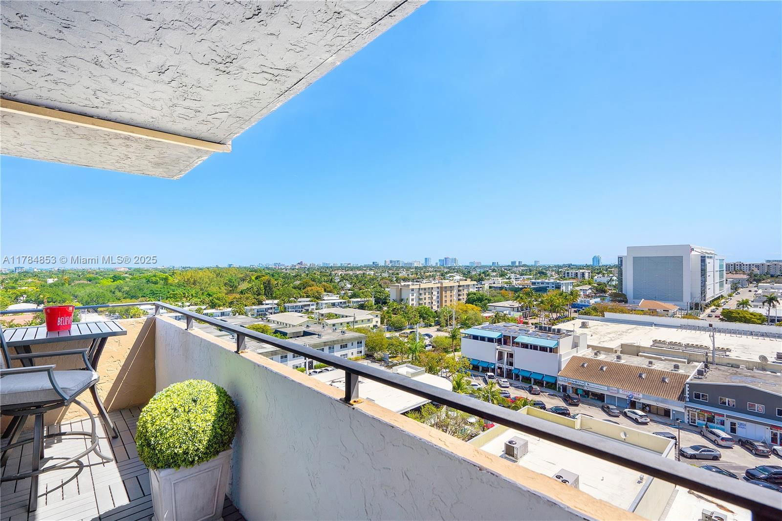 Real estate property located at 1625 10th Ave #1002, Broward, Runaway Bay Condo, Fort Lauderdale, FL